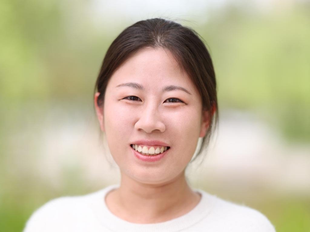 郝 静 副教授